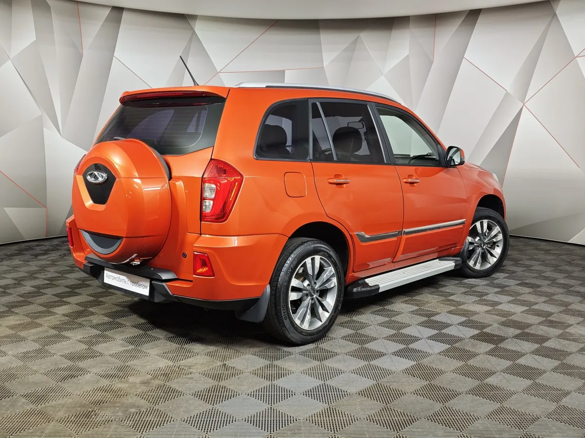Chery Tiggo 3 1.6 CVT (126 л.с.) Luxury Оранжевый в АВИЛОН. Слайд №2