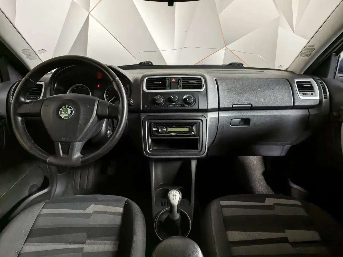 Skoda Fabia 1.4 MT (125 л.с.) Голубой в АВИЛОН. Слайд №13