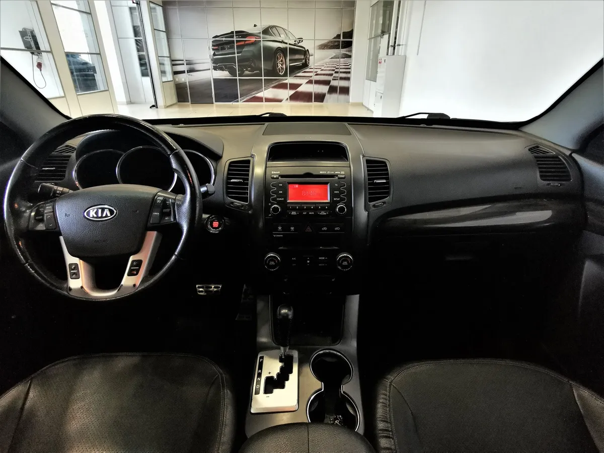 Kia Sorento 2.4 AT 4WD (175 л.с.) Comfort Бежевый в АВИЛОН. Слайд №13