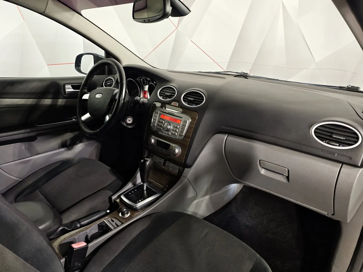 Ford Focus 1.6 AT (101 л.с.) Ghia Серый в АВИЛОН. Слайд №11