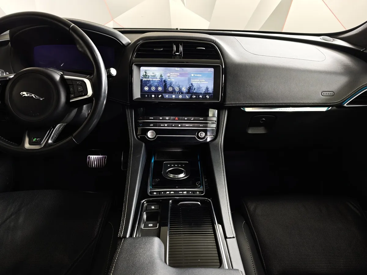 Jaguar F-Pace 2.0 TD AT AWD (240 л.с.) Prestige Черный в АВИЛОН. Слайд №15