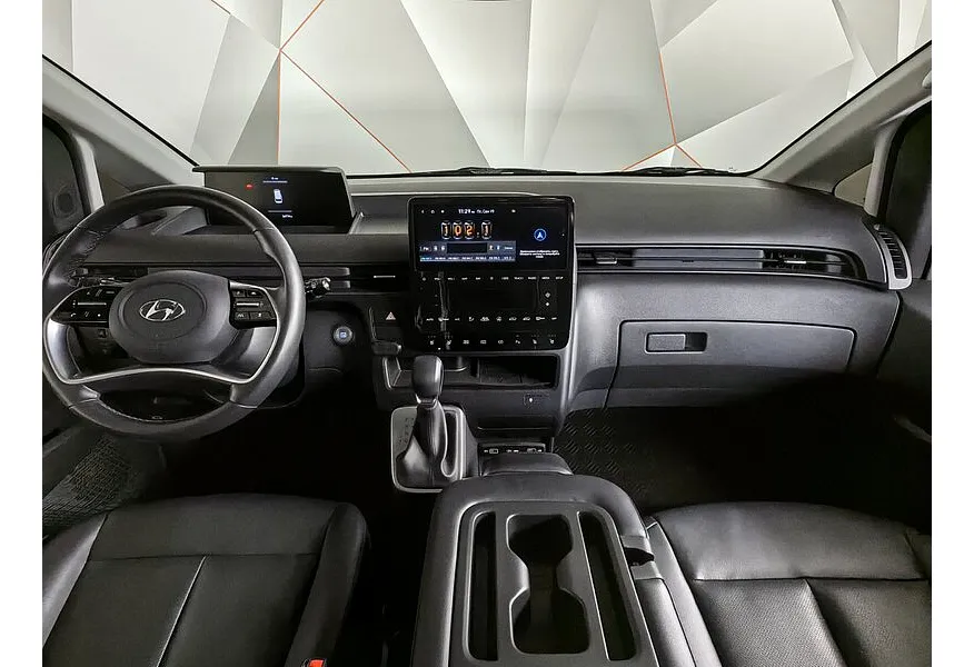 Hyundai Staria 2.2 CRDi 8AT 4WD (177 л.с.) 9 мест High-Tech + Электропривод багажника Черный в АВИЛОН. Слайд №14