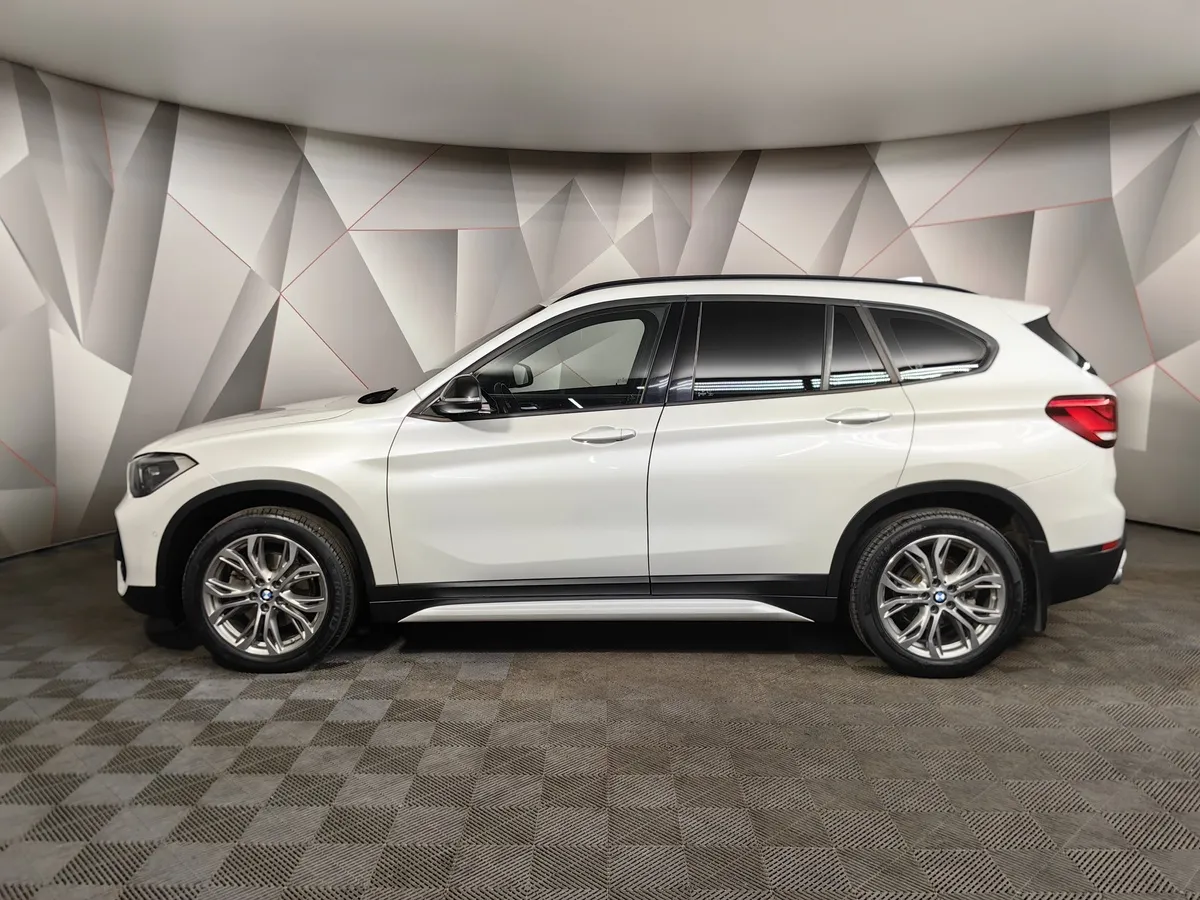 BMW X1 18d xDrive (150 л.с.) Sport Line Белый в АВИЛОН. Слайд №5