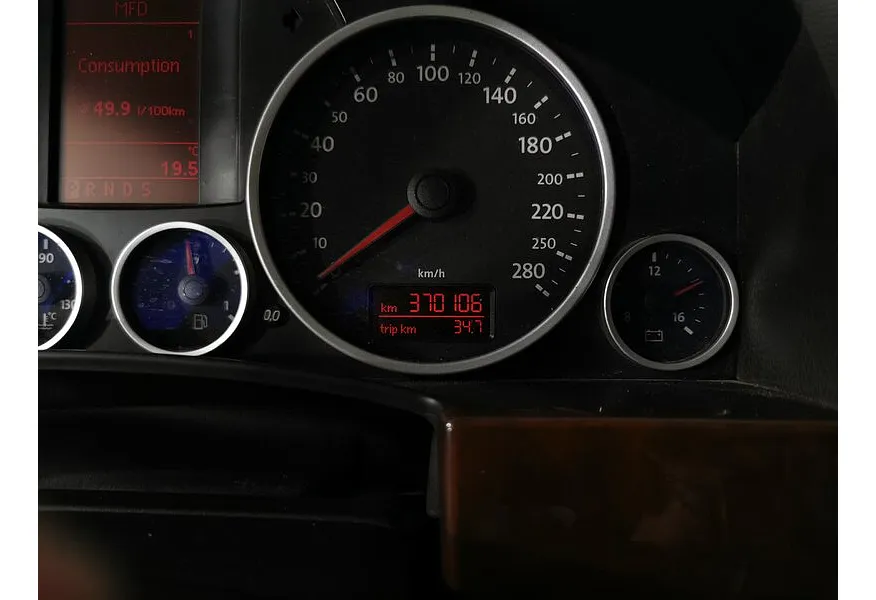 АВИЛОН - Volkswagen Touareg 2.5 TDI Tiptronic (174 л.с.) R Line Серебристый - slide 16