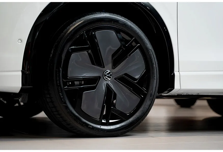 Volkswagen Tiguan 380 TSI 2.0 DSG 4WD (220 л.с.) R-Line Белый в АВИЛОН. Слайд №9