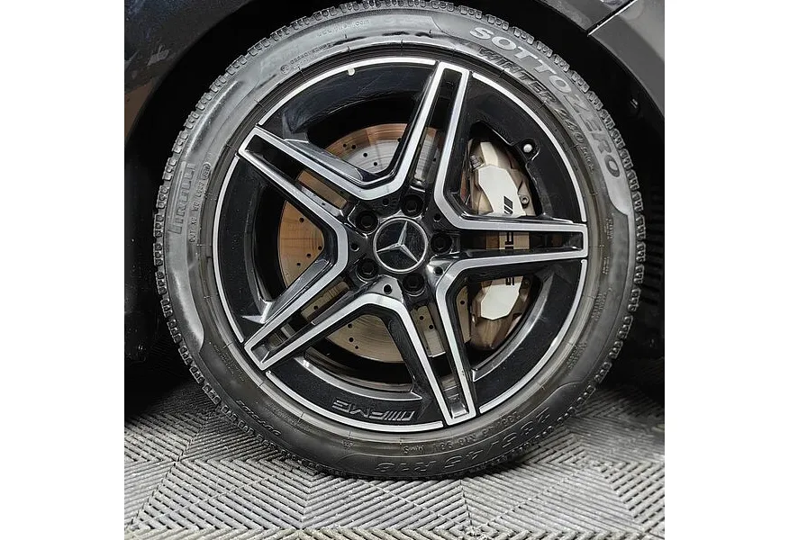 Mercedes-Benz A-Класс 35 SpeedShift 4Matic (306 л.с.) Черный в АВИЛОН. Слайд №9