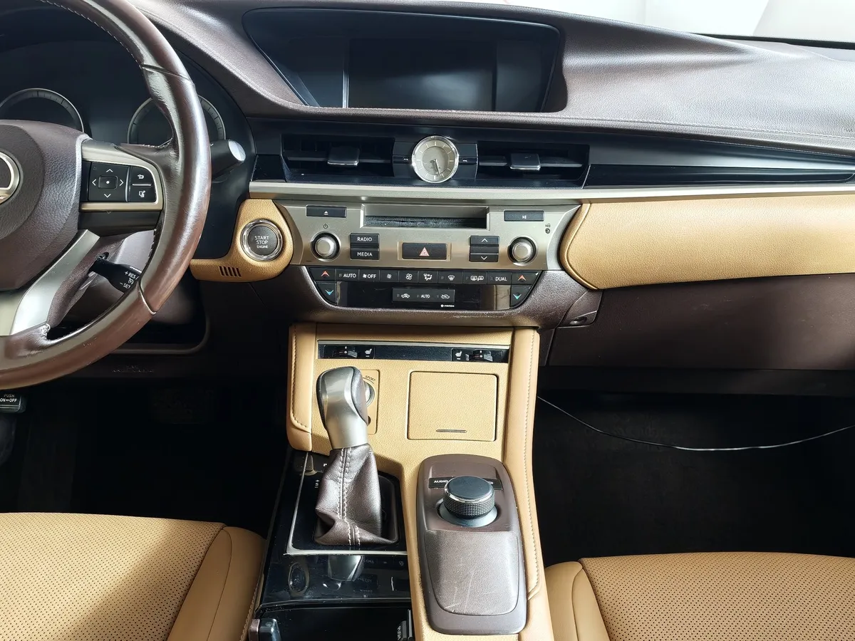 Lexus ES 200 AT (150 л.с.) Красный в АВИЛОН. Слайд №15