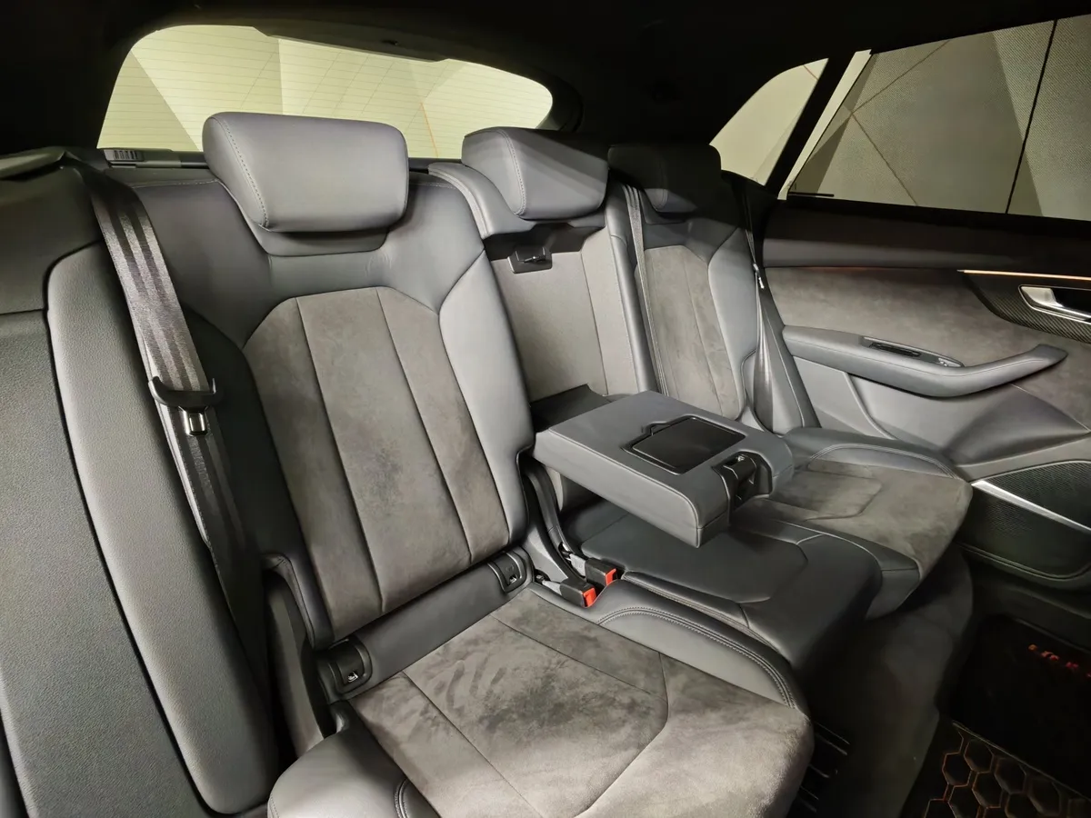 Audi RS Q8 4.0 TFSI tiptronic quattro (600 л.с.) Серебристый в АВИЛОН. Слайд №15
