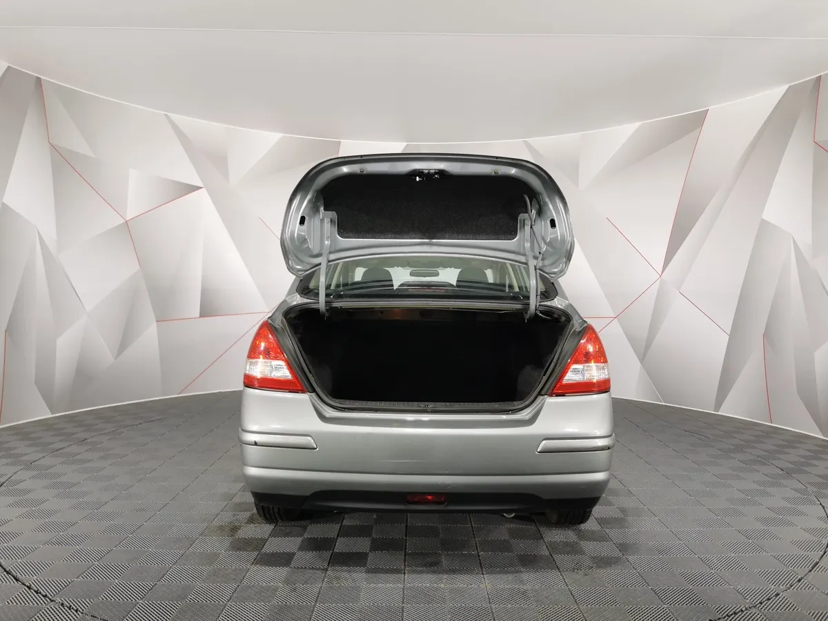 Nissan Tiida 1.6 AT (110 л.с.) Серый в АВИЛОН. Слайд №11