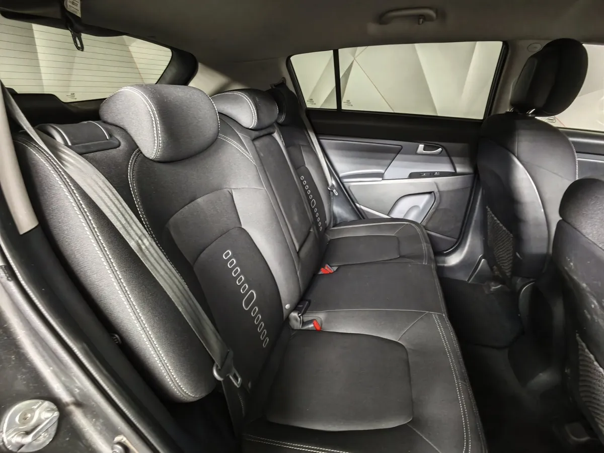 Kia Sportage 2.0 MT 4WD (150 л.с.) Серебристый в АВИЛОН. Слайд №13