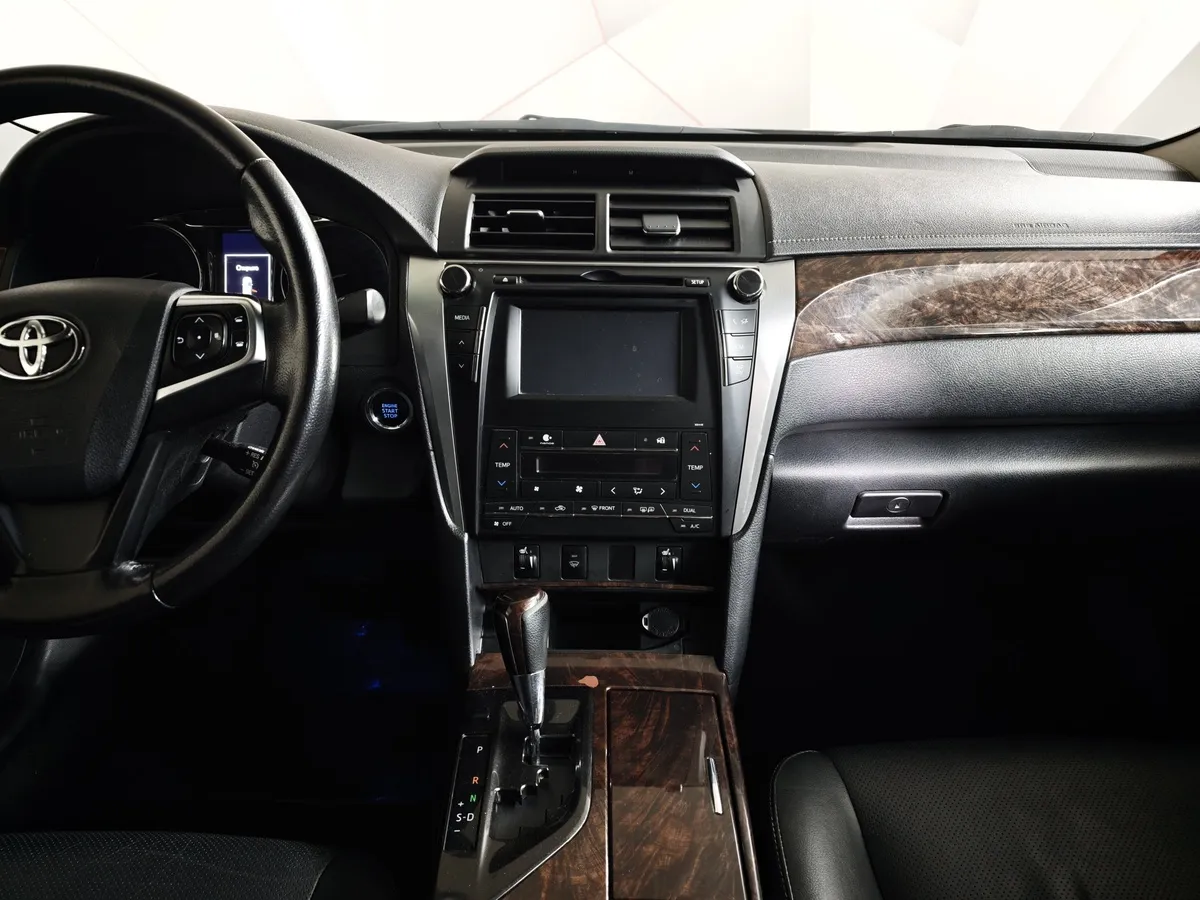 Toyota Camry 2.5 AT (181 л.с.) Серый в АВИЛОН. Слайд №14