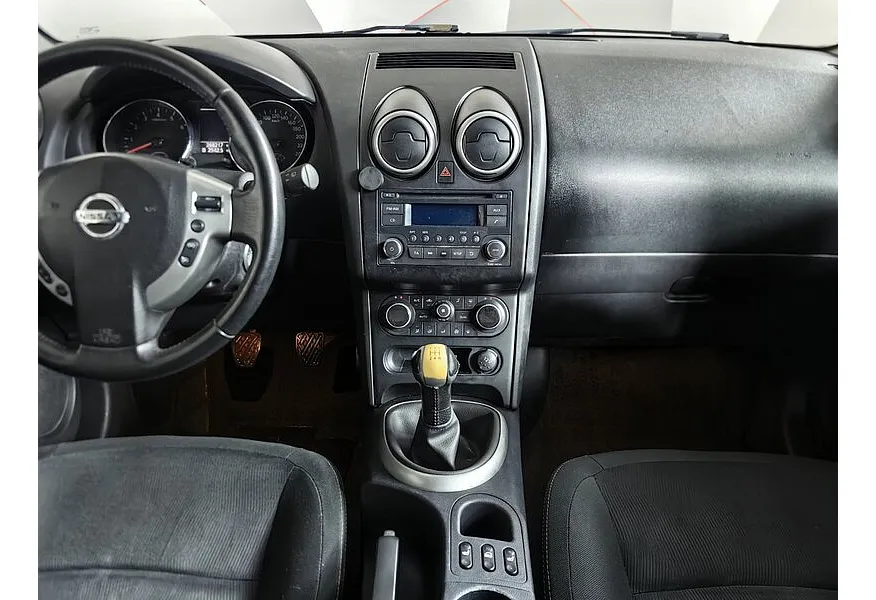 Nissan Qashqai 1.6 MT FWD (115 л.с.) Красный в АВИЛОН. Слайд №12