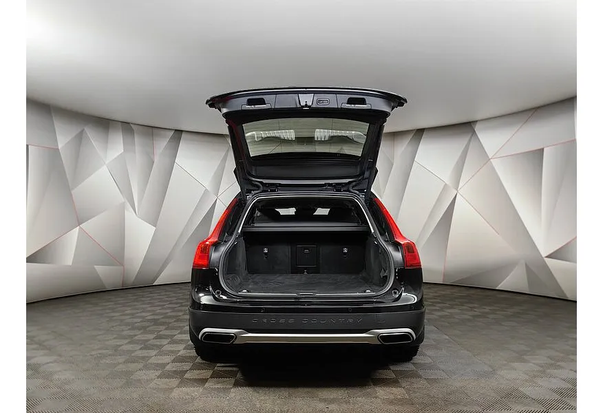 Volvo V90 Cross Country 2.0 D4 AT AWD (190 л.с.) Pro Черный в АВИЛОН. Слайд №12