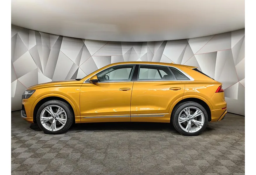 Audi Q8 55 TFSI Tiptronic quattro (340 л.с.) Оранжевый в АВИЛОН. Слайд №5