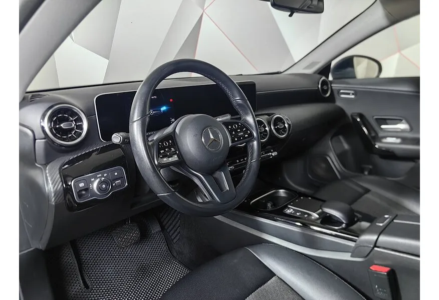 Mercedes-Benz CLA 200 7-G DCT (150 л.с.) Синий в АВИЛОН. Слайд №19