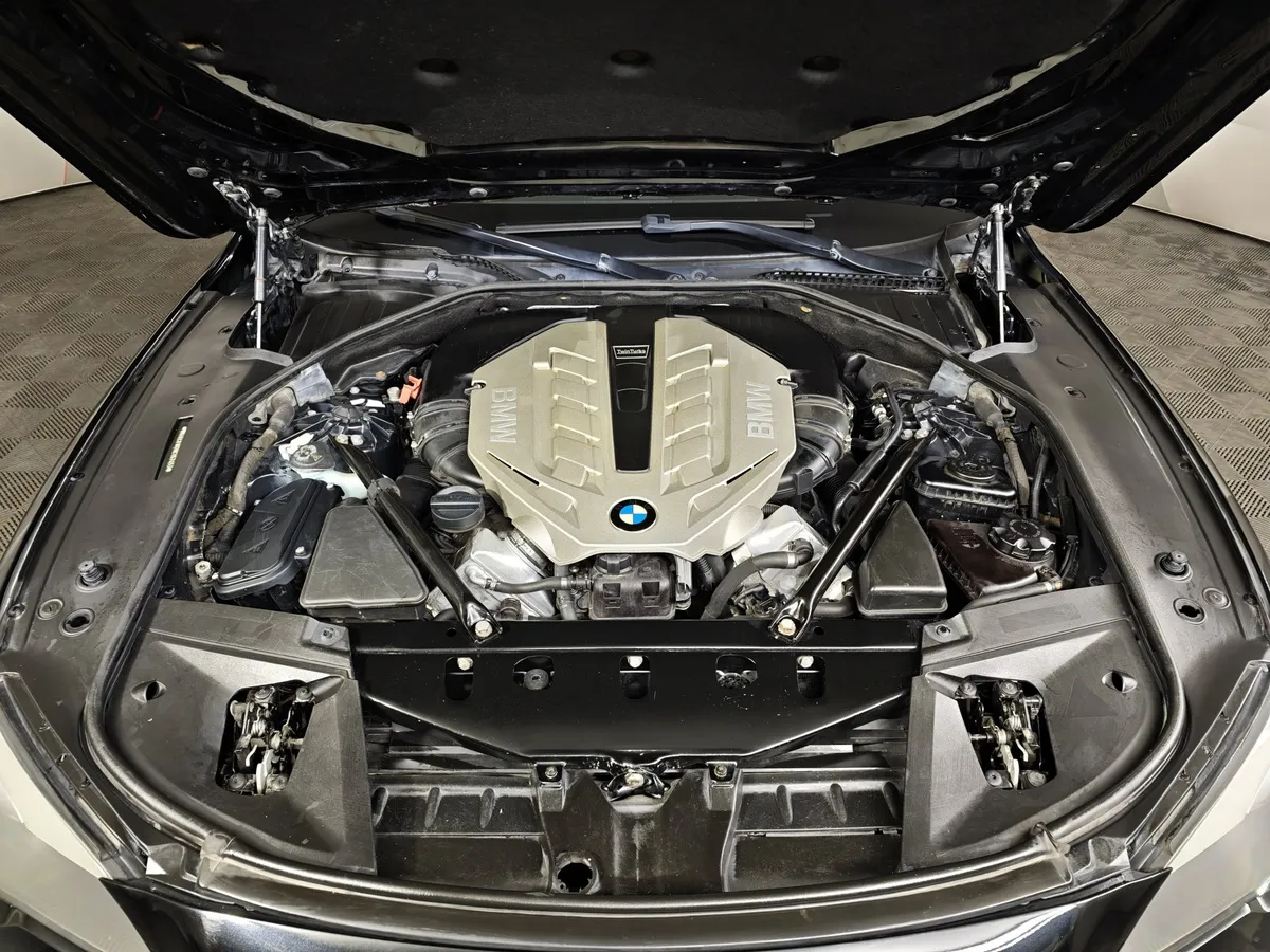 BMW 7 серия 750Li xDrive AT (407 л.с.) Черный в АВИЛОН. Слайд №9