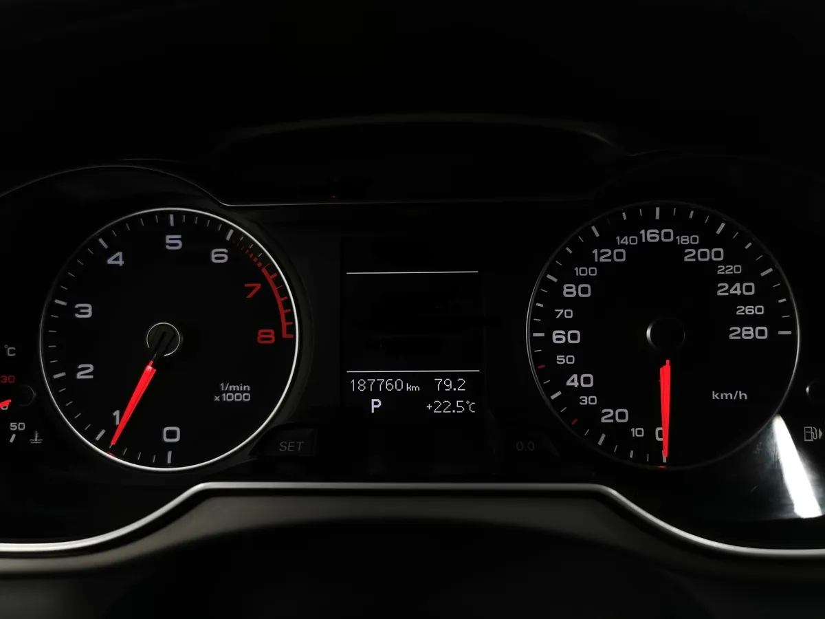 Audi A4 1.8 TFSI multitronic (120 л.с.) Белый в АВИЛОН. Слайд №15