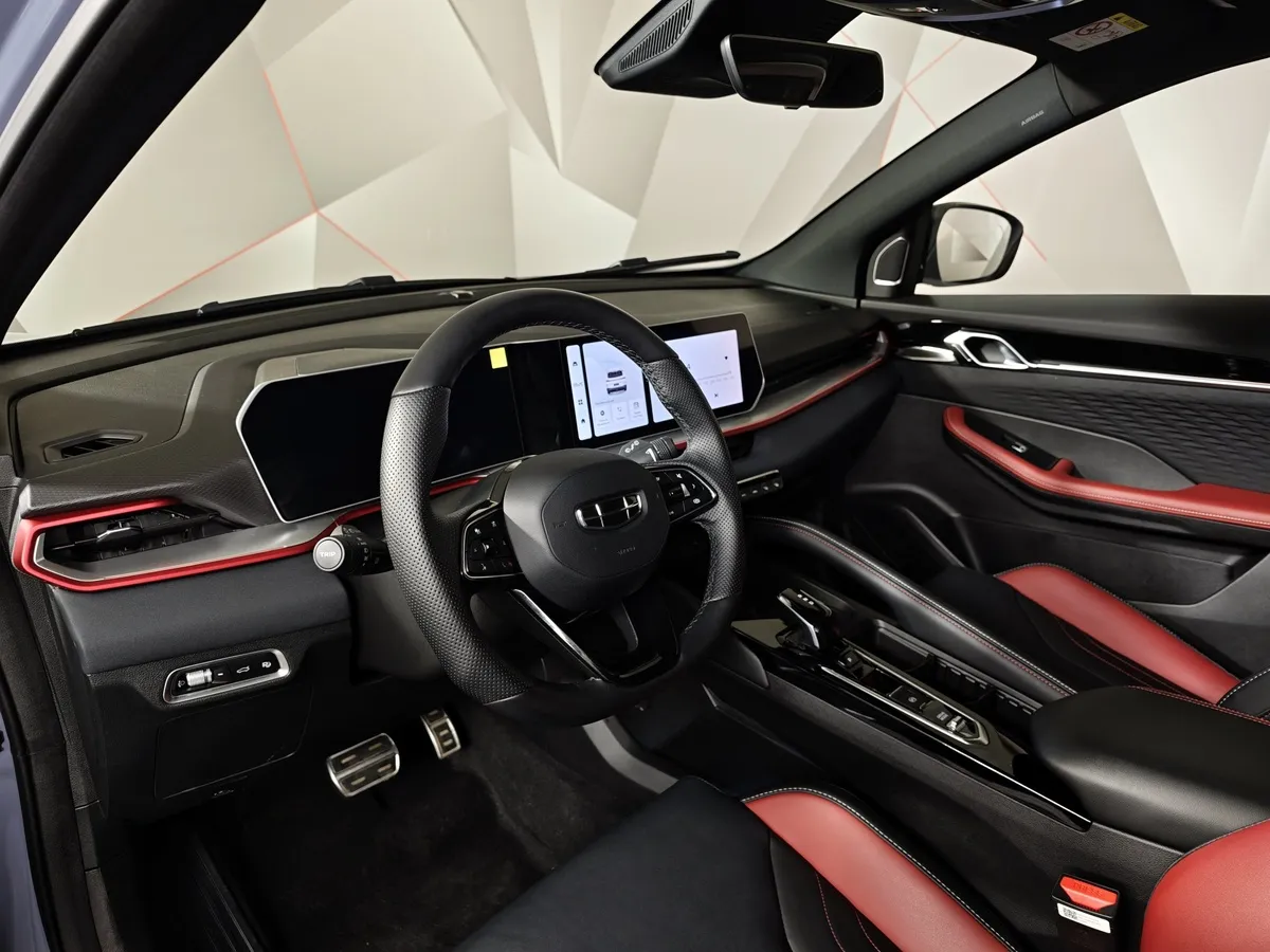 Geely Coolray 1.5T 7DCT (147 л.с.) Exclusive Фиолетовый в АВИЛОН. Слайд №18
