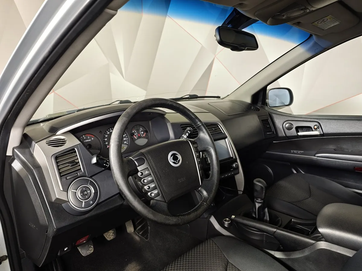 SsangYong Kyron 2.0 Xdi MT 4WD (141 л.с.) Серебристый в АВИЛОН. Слайд №18