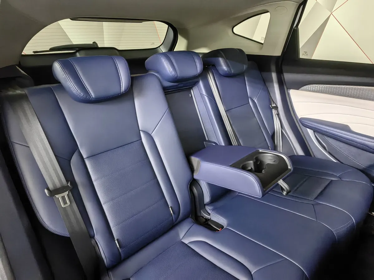 Haval F7 2.0 AT 4WD (190 л.с.) Premium Белый в АВИЛОН. Слайд №16
