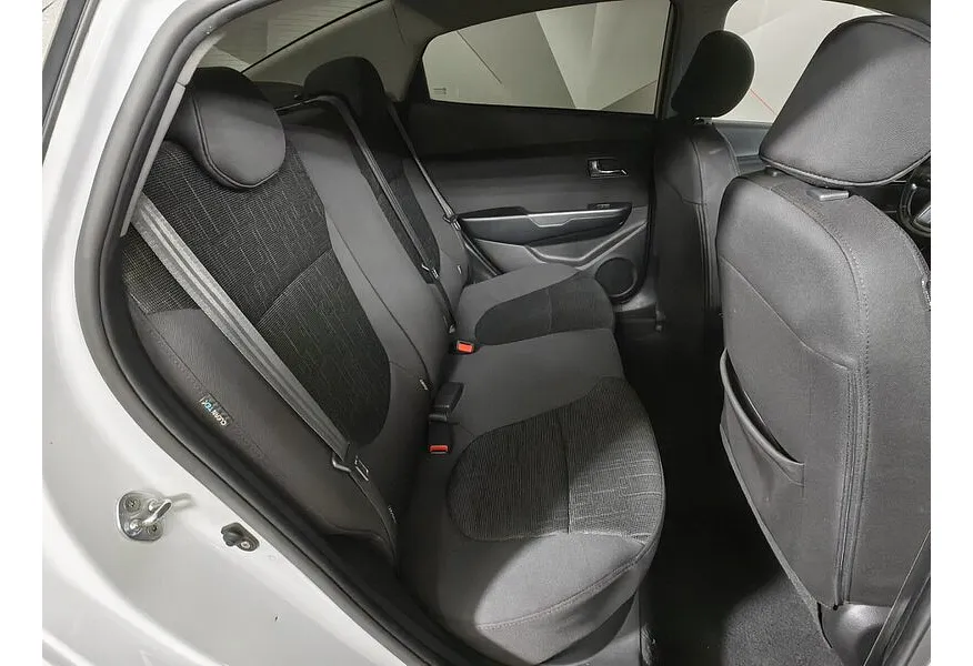 Kia Rio 1.6 AT (123 л.с.) Белый в АВИЛОН. Слайд №14