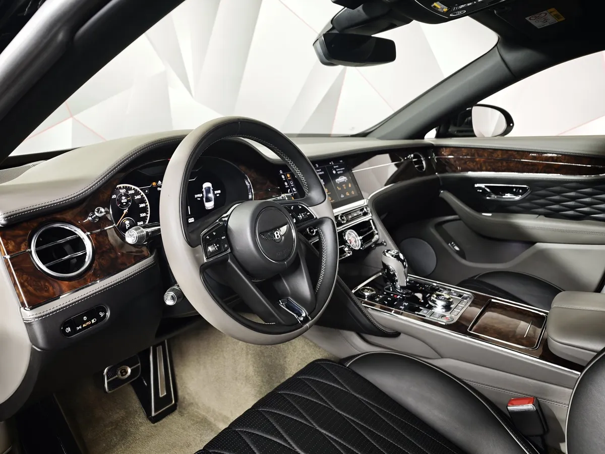 Bentley Flying Spur 6.0 W12 AWD AT (635 л.с.) Черный в АВИЛОН. Слайд №19