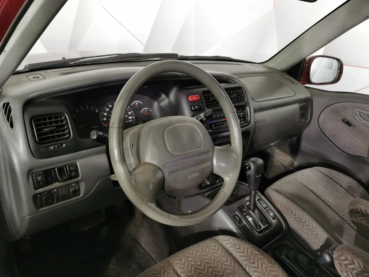 Suzuki Grand Vitara 2.5 AT 4WD (144 л.с.) Красный в АВИЛОН. Слайд №16