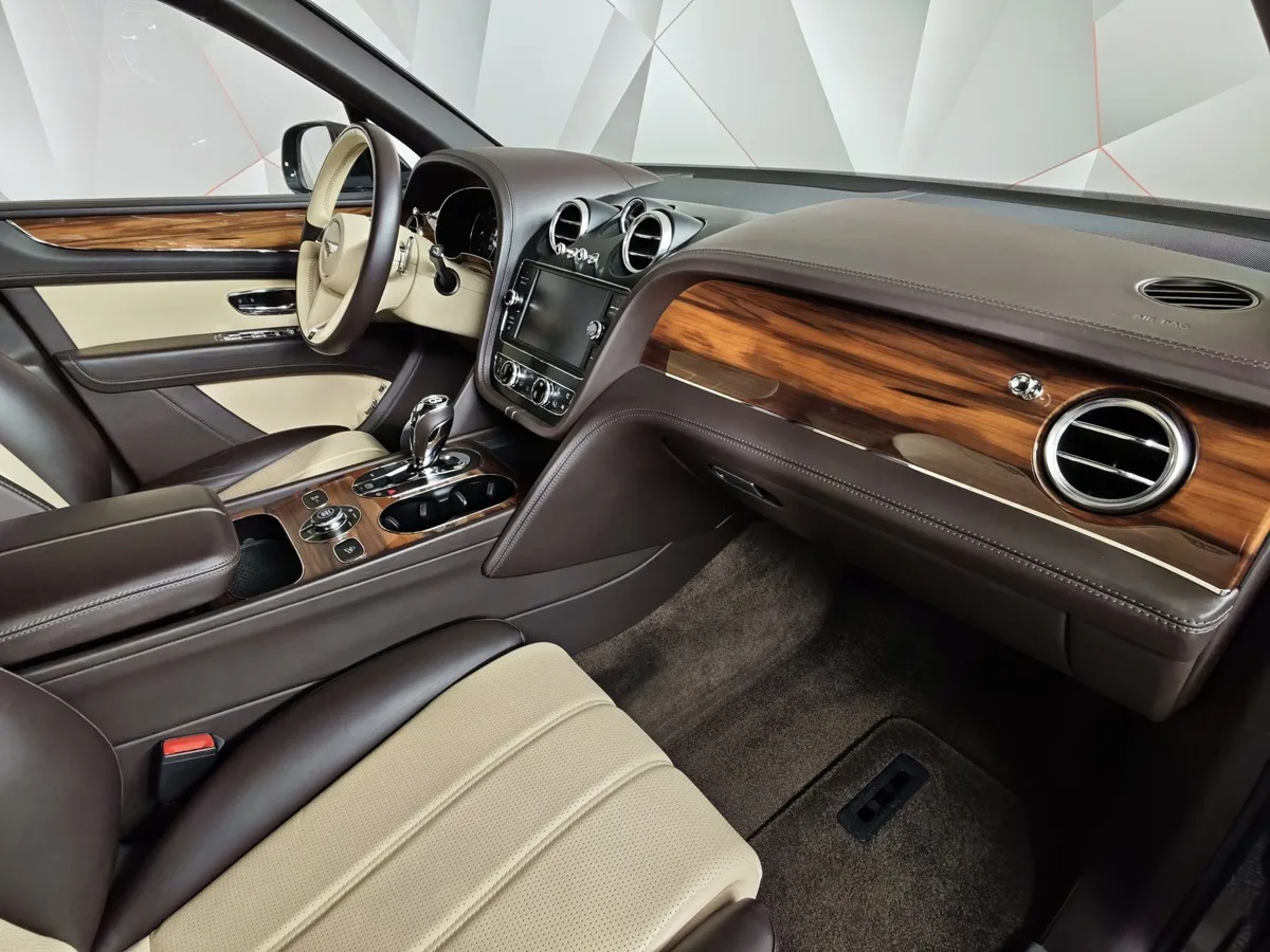 Bentley Bentayga 4.0 AT AWD (550 л.с.) Серый в АВИЛОН. Слайд №13