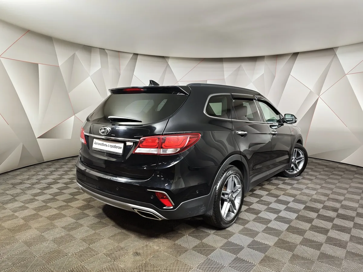 Hyundai Santa Fe 2.2 CRDi AWD 8AT (200 л.с.) High-Tech Черный в АВИЛОН. Слайд №2