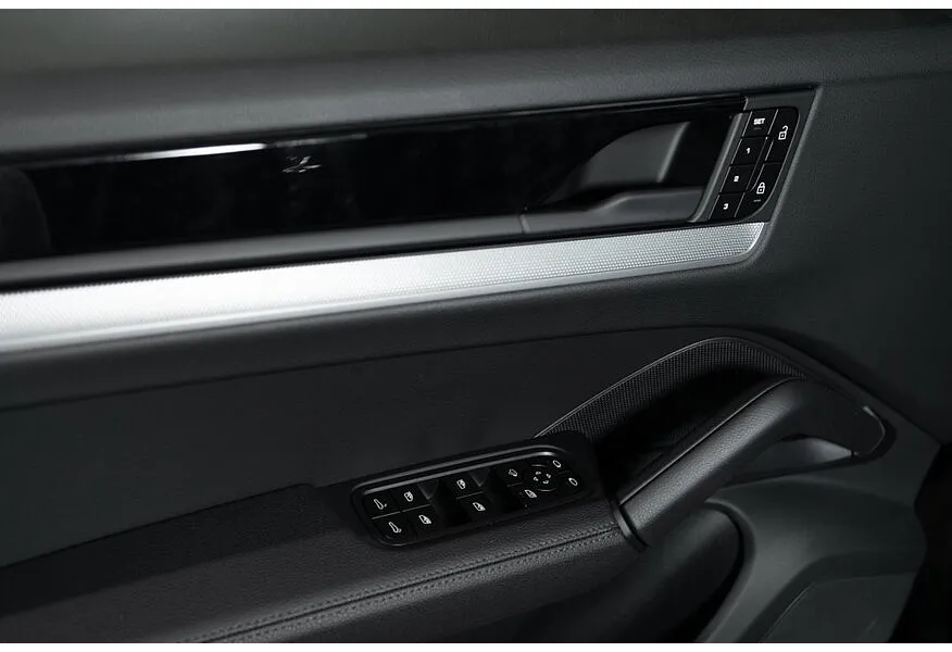 Porsche Cayenne Coupe 3.0 Tiptronic AWD (340 л.с.) Черный в АВИЛОН. Слайд №19