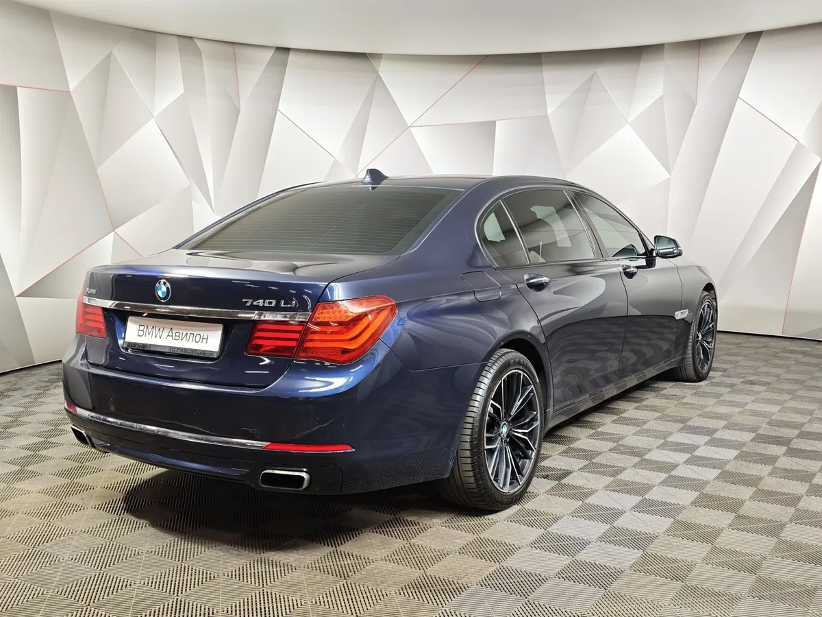 BMW 7 серия 740i AT (320 л.с.) Синий в АВИЛОН. Слайд №2