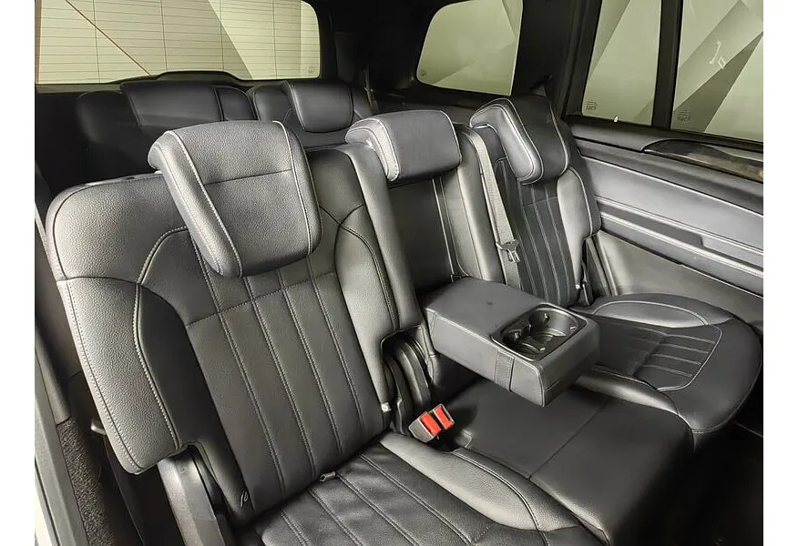 Mercedes-Benz GLS 350 d 4MATIC 9G-TRONIC (249 л.с.) Особая серия Белый в АВИЛОН. Слайд №17