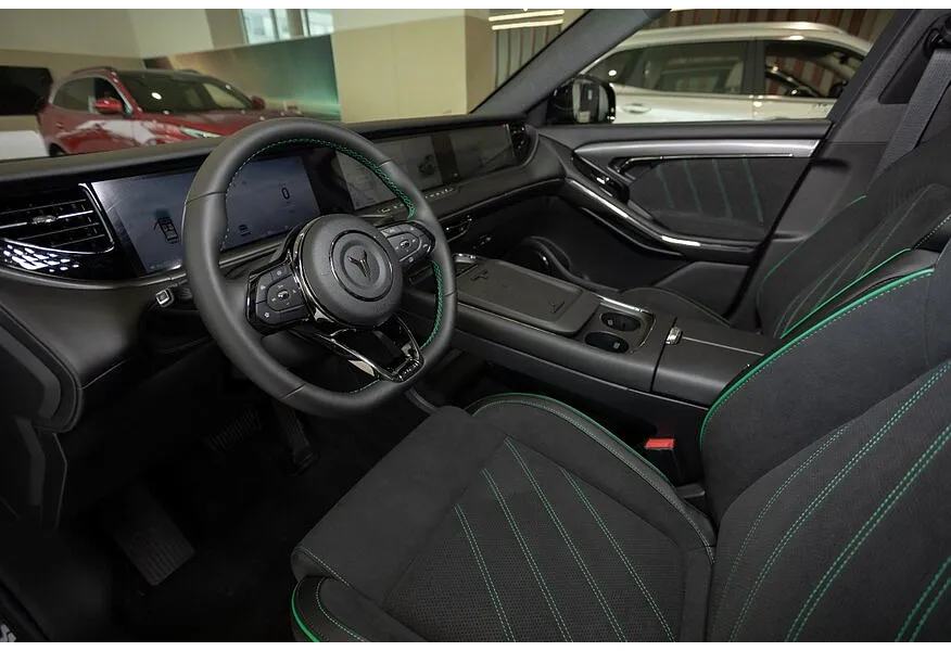 Voyah Free EVR 1.5 AT AWD (510 л.с.) Sport + Черный в АВИЛОН. Слайд №8