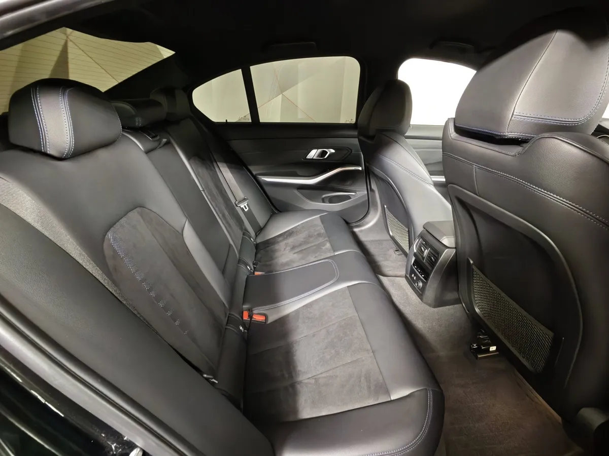 BMW 3 серия 330i Steptronic (258 л.с.) Черный в АВИЛОН. Слайд №13