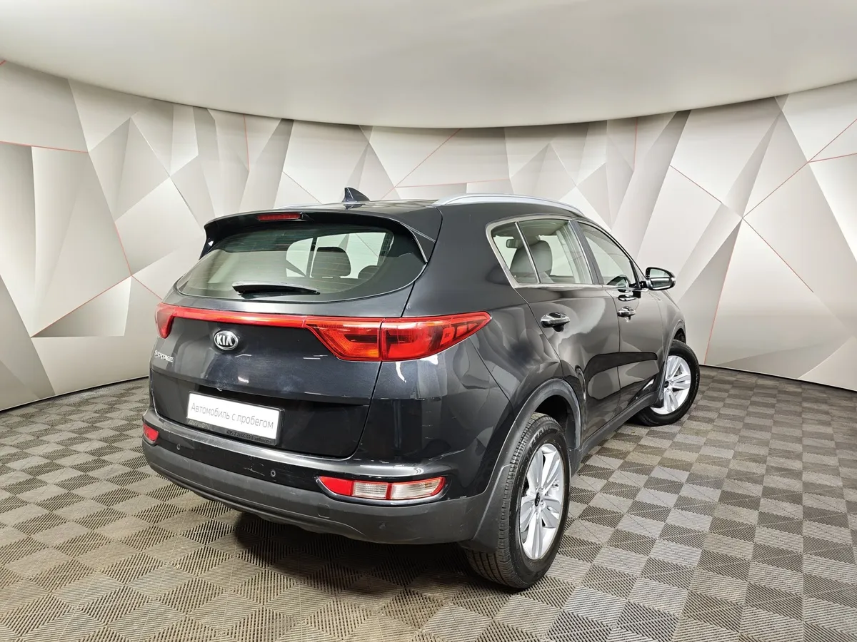 Kia Sportage 2.0 AT (150 л.с.) Luxe Черный в АВИЛОН. Слайд №2