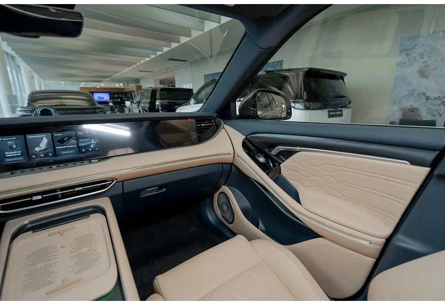 Voyah Free EVR 1.5 AT AWD (489 л.с.) Коричневый в АВИЛОН. Слайд №10