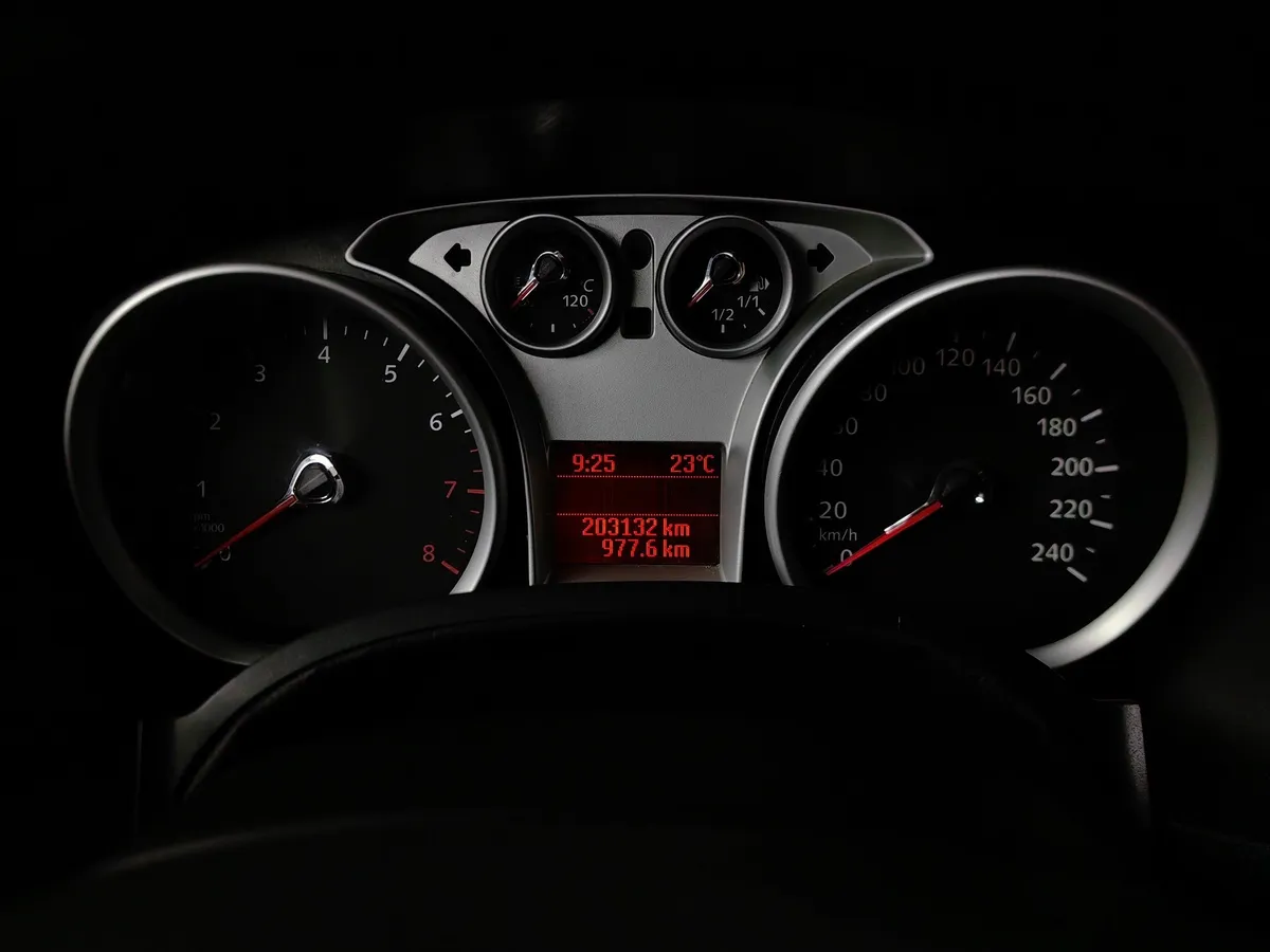 Ford Focus 1.8 MT (125 л.с.) Синий в АВИЛОН. Слайд №17