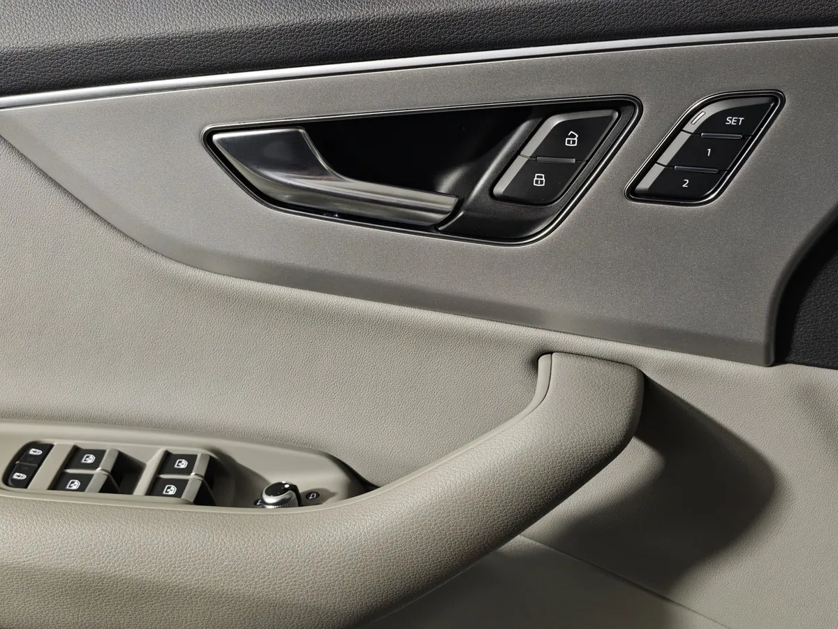 Audi Q7 3.0 TDI Tiptronic quattro (249 л.с.) Sport Синий в АВИЛОН. Слайд №23