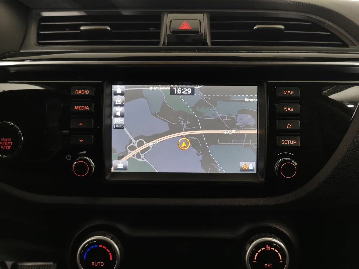 Kia Rio 1.6 AT (123 л.с.) Оранжевый в АВИЛОН. Слайд №20