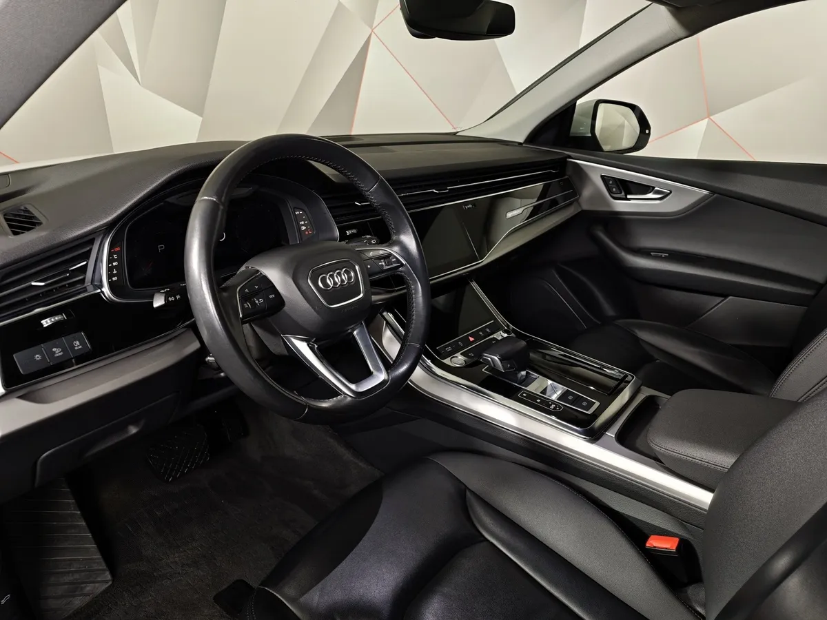 Audi Q8 55 TFSI Tiptronic quattro (340 л.с.) Белый в АВИЛОН. Слайд №19