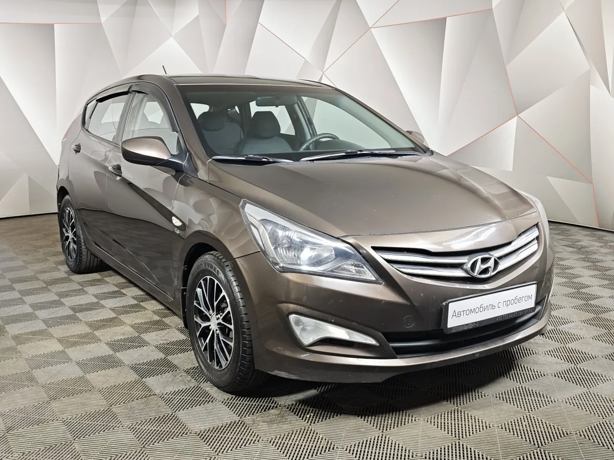 Hyundai Solaris 1.6 AT (123 л.с.) Classic + AC Коричневый в АВИЛОН. Слайд №3