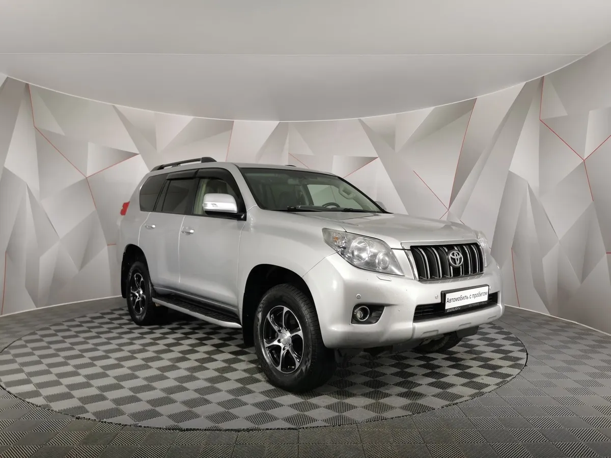 Toyota Land Cruiser Prado 4.0 AT 4WD (282 л.с.) Серебристый в АВИЛОН. Слайд №3