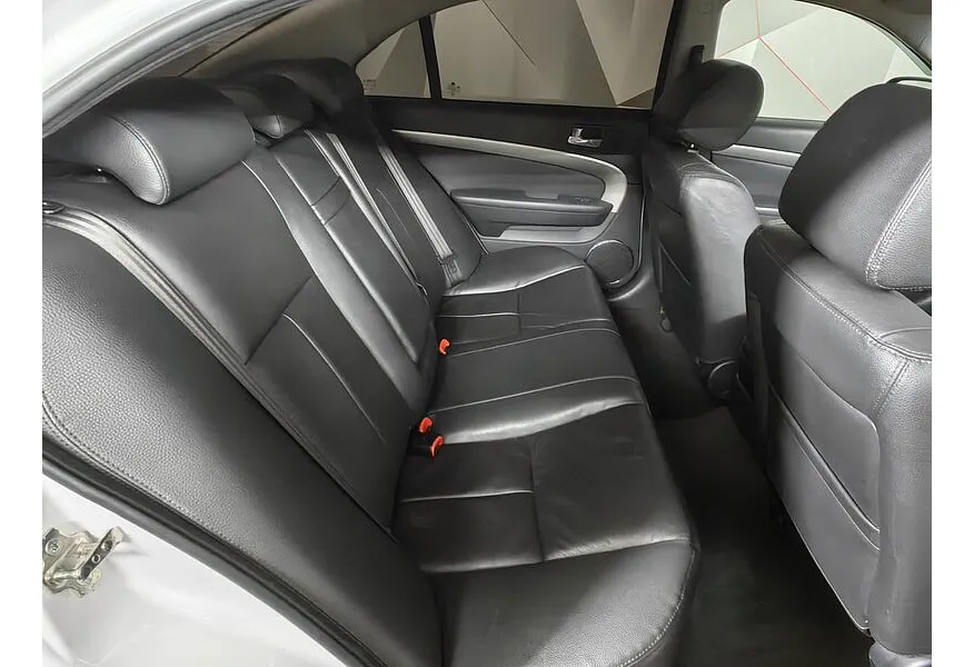 Chevrolet Epica 2.0 AT (143 л.с.) Белый в АВИЛОН. Слайд №15