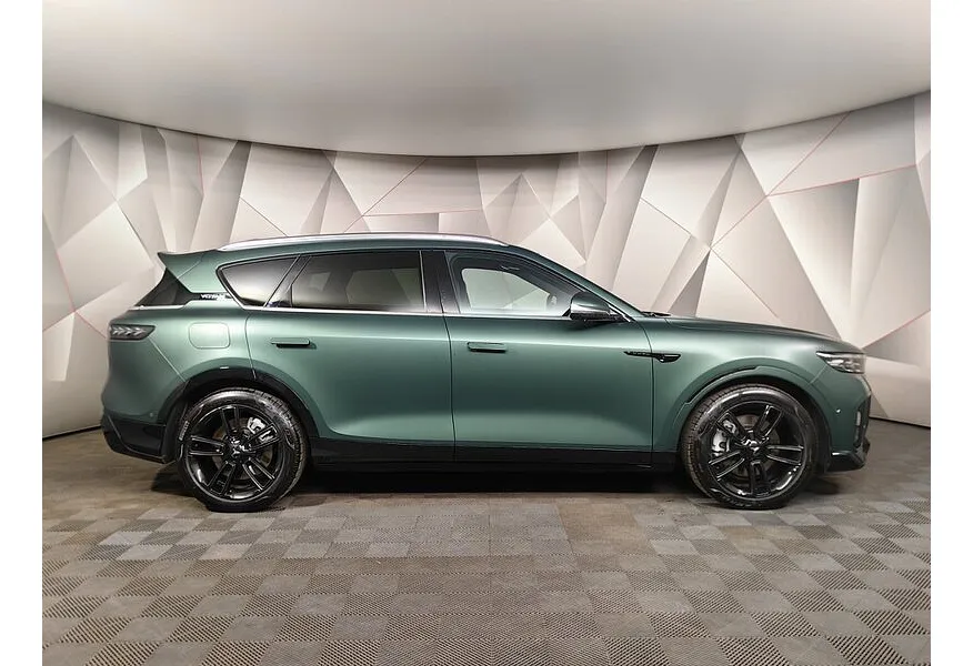 LIVE. Слайд №4