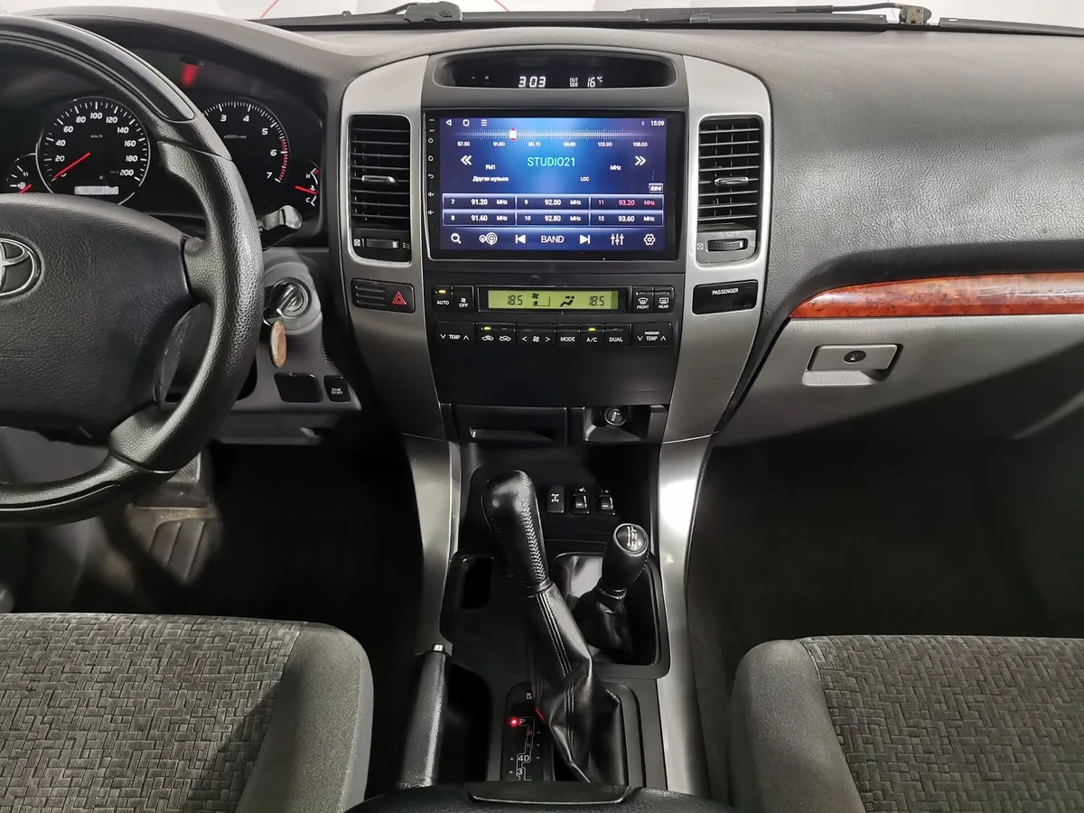 Toyota Land Cruiser Prado 4.0 AT (249 л.с.) Черный в АВИЛОН. Слайд №13