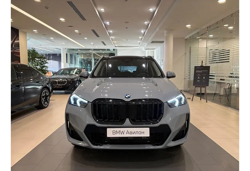 BMW X1 xDrive25 Li (204 л.с.) Серый в АВИЛОН. Слайд №3