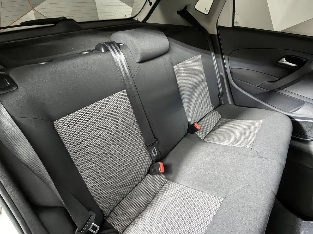 Volkswagen Polo 1.4 MT (80 л.с.) Белый в АВИЛОН. Слайд №17