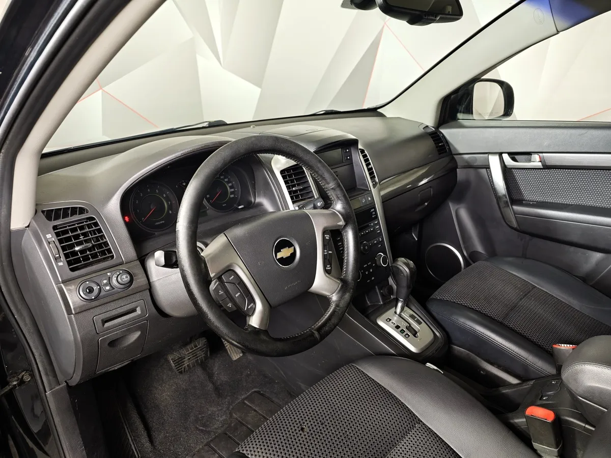 Chevrolet Captiva 3.2 AT 5 мест (230 л.с.) Черный в АВИЛОН. Слайд №17