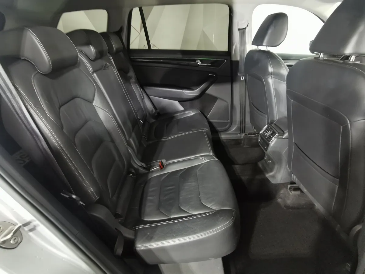 Skoda Kodiaq 2.0 TDI DSG 4X4 (150 л.с.) Серебристый в АВИЛОН. Слайд №15