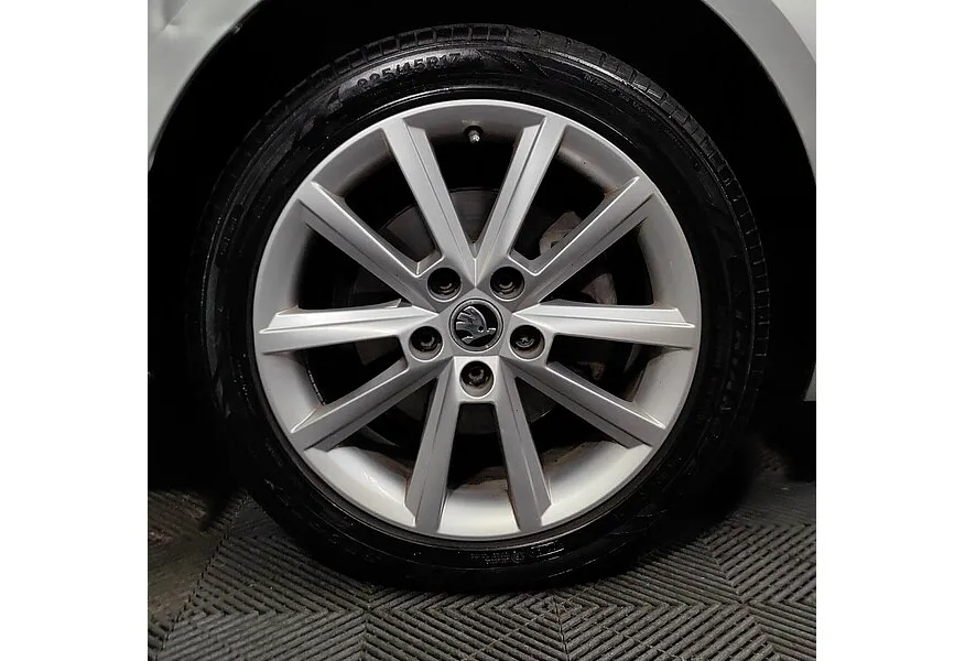 АВИЛОН - Skoda Octavia 1.4 TSI DSG (140 л.с.) Серебристый - slide 16